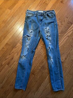 Bullhead denim co. High rise skinniest 11